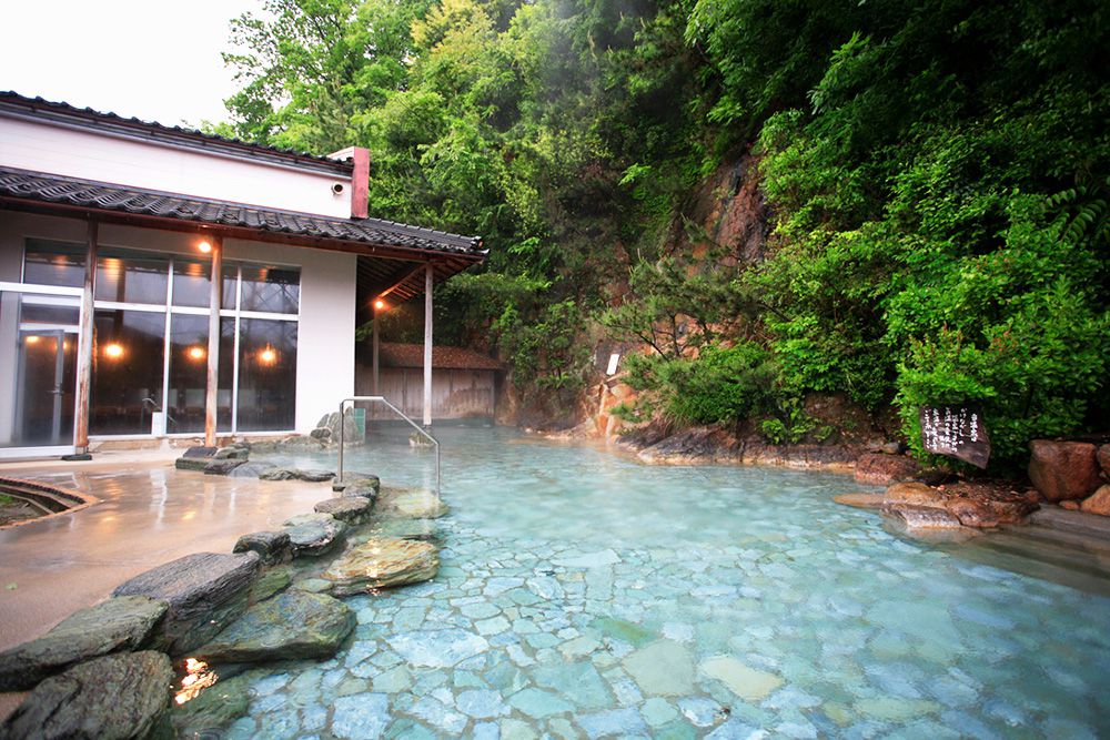 Cherry Tomato. 4 Hours Charter Transfer Within The City. Kyotango (with Invisible Tour Guide Service On Demand)