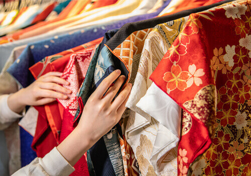 Tokyo Express:  One Way Shared Transfer from Central Tokyo Hotels to Kimono Experience in Tokyo + Pre-Loaded Welcome Suica Card"ALInoBABY" (509291.1903)