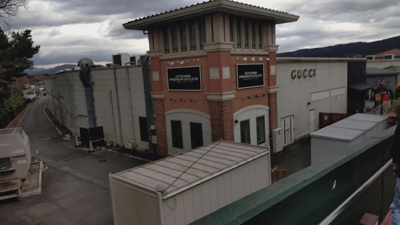 2D1N Mount Fuji area Lake Kawaguchiko & Shopping Paradise at Gotemba Premium Factory Outlet ( Biggest in size in Japan ) by Highway Bus &  Local Bus. (Self-guided Tour)